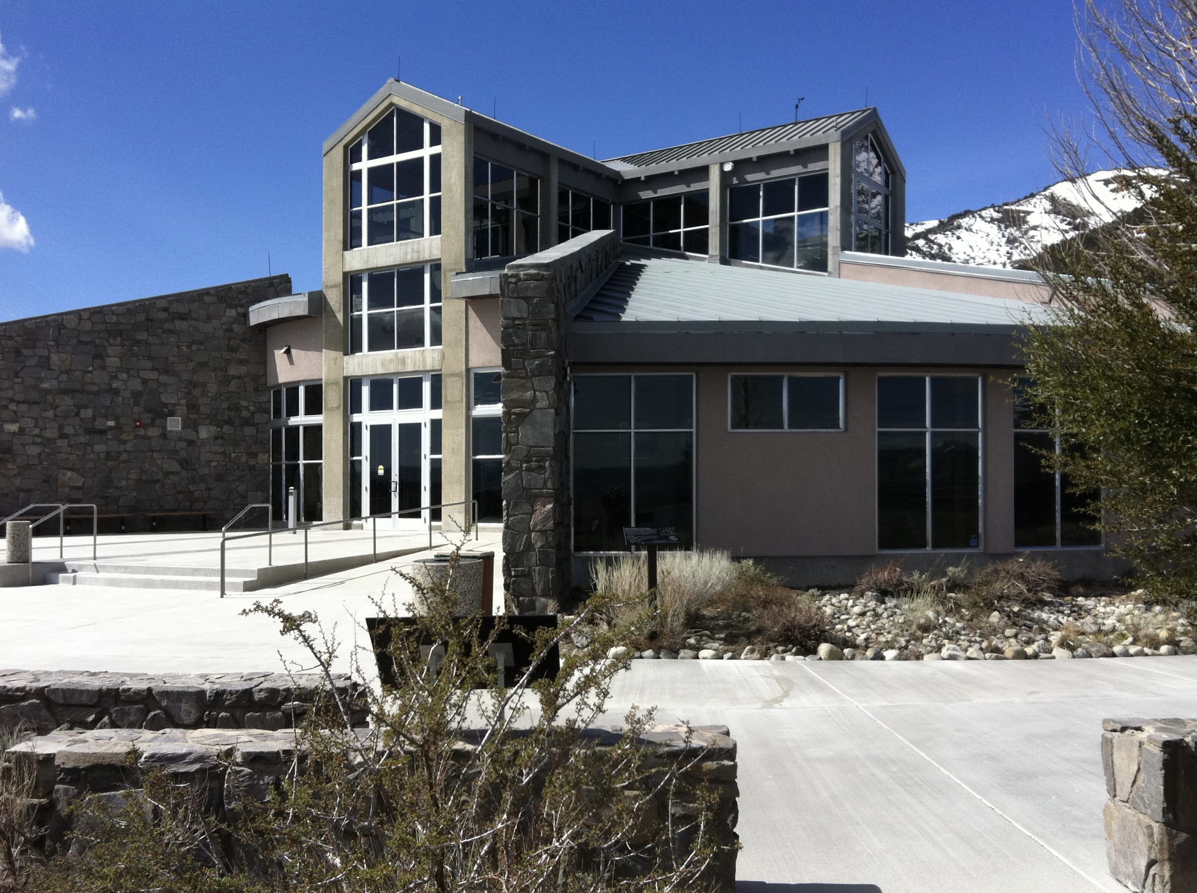 Mono Lake visitor center, CA